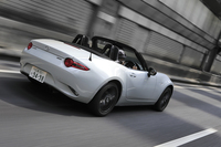 新型「ロードスター」の発売時期は、2015年6月の予定。
    