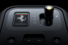 タッチパネル万能主義に物申す！ 「フェラーリ・ルーチェ」のインテリアのスゴさをデザインの識者が語る。