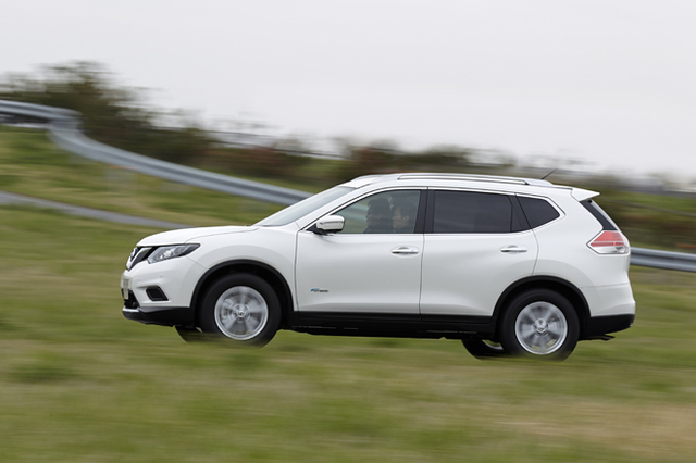 日産エクストレイルxハイブリッド エマージェンシーブレーキ パッケージ 4wd Cvt 試乗記 ハイブリッドでも タフギア Webcg