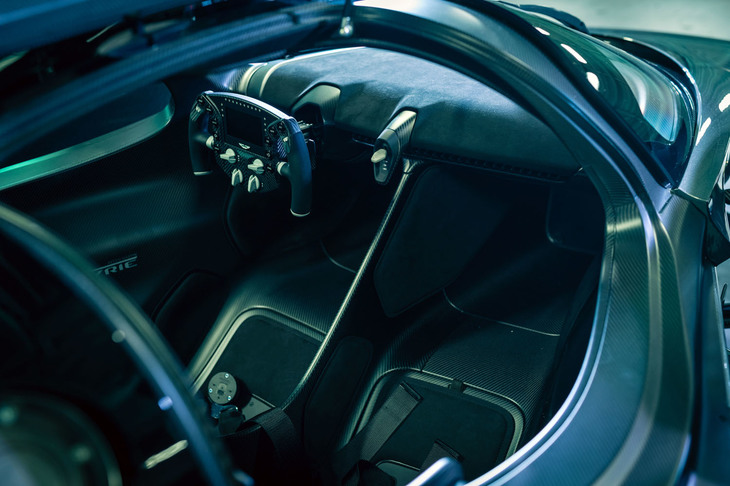 アストンマーティン・ヴァルキリーAMR Pro（インストゥルメントパネルまわり）