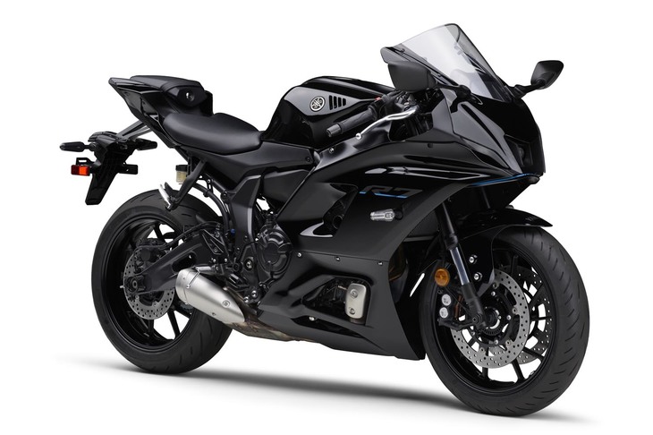 ヤマハブラックと呼ばれる黒の車体色もラインナップされる。