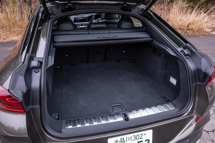 荷室容量は後席使用時（写真）で580リッター、後席背もたれを前方に倒した場合は最大1525リッターに拡大できる。