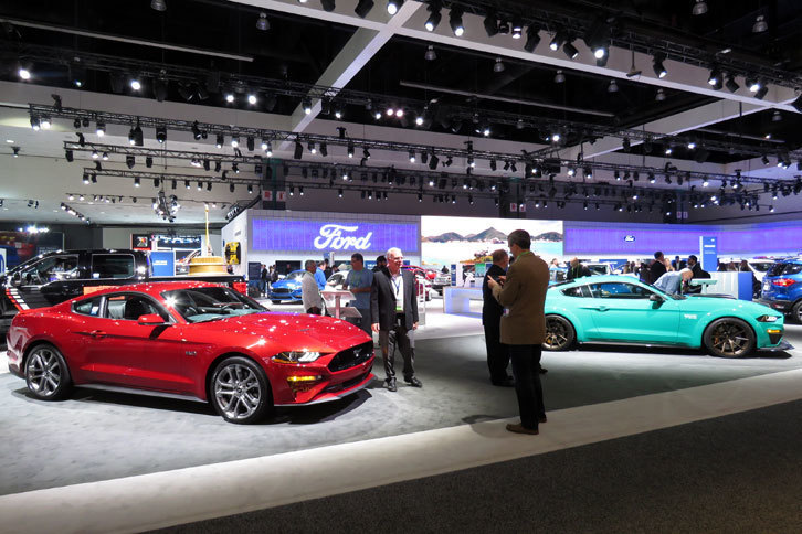 ロサンゼルスモーターショー2017のフォードブースの様子。