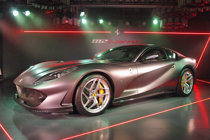 「フェラーリ812スーパーファスト」