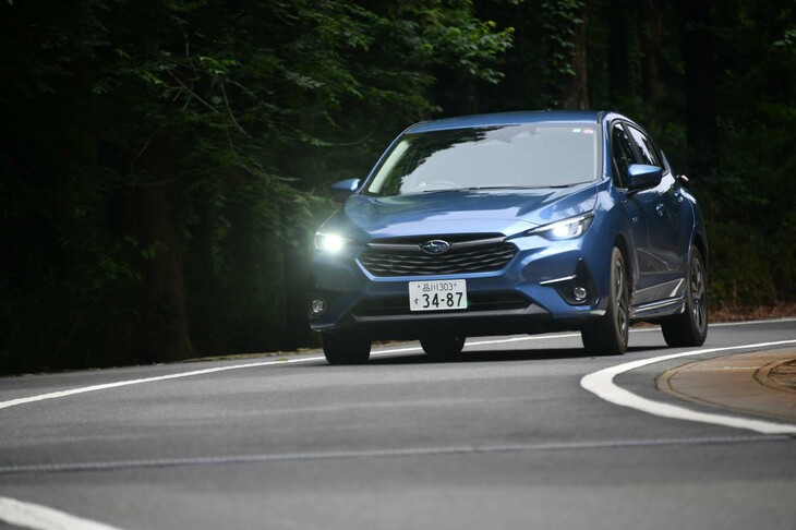 パワートレインは「ST-G」と「ST-H」が2リッターの「e-BOXER」で、「ST」のみが純ガソリンエンジンを積む。