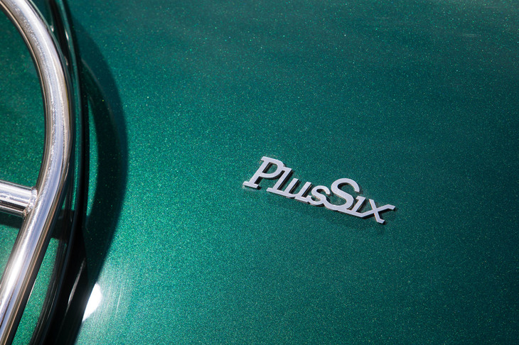 「CXジェネレーションストラクチャー」を採用した新世代モデルについて、モーガンは今回の「プラスシックス」に続いて4気筒ターボの「プラスフォー」も設定。ラインナップの拡充を図っている。