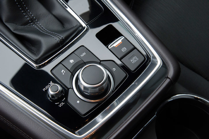 マツダCX-8 XDプロアクティブ（センターコンソール）