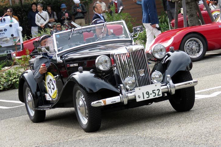 1952年式「MG TD」。デザインは既存のMGのスポーツカーに通じるクラシカルなものだったが、独立懸架の採用など、シャシーは大幅にモダナイズされていたという。