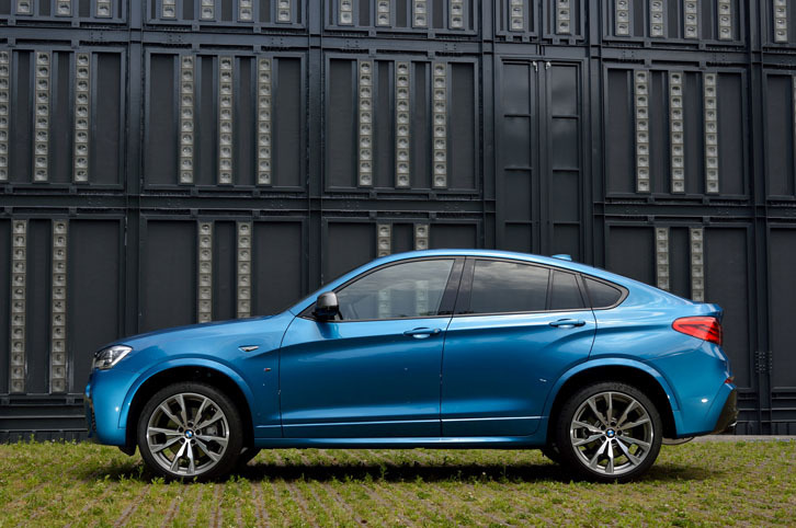 BMWの「X4 M40i」は、クロスオーバーモデル「X4」の高性能バージョン。日本国内では2016年2月にデリバリーが開始された。