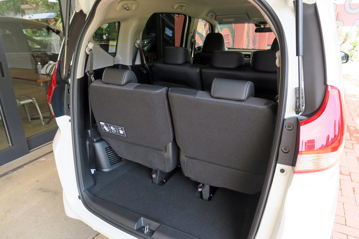 ホンダ・フリードG（FF）（ラゲッジスペース）