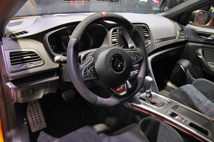 ルノー・メガーヌR.S.（インテリア）