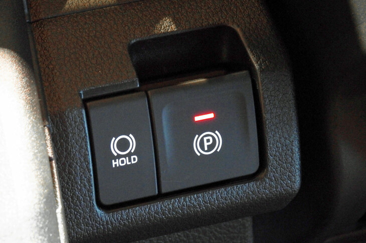 ダイハツ・ムーヴRS（電動パーキングブレーキスイッチ）