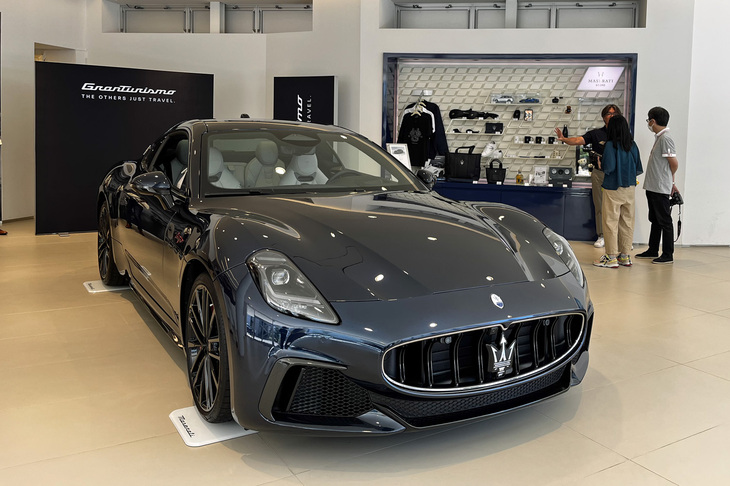 マセラティ・グラントゥーリズモ トロフェオ