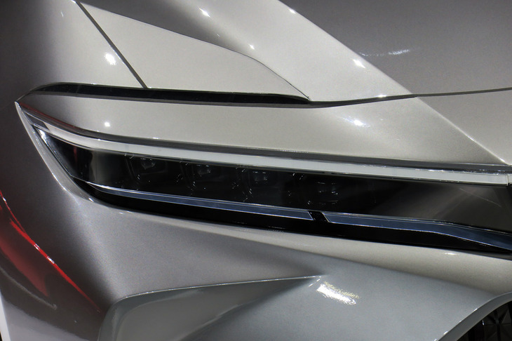 トヨタ・クラウン セダン（ヘッドランプ）