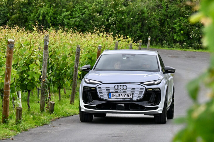 アウディQ6 e-tron