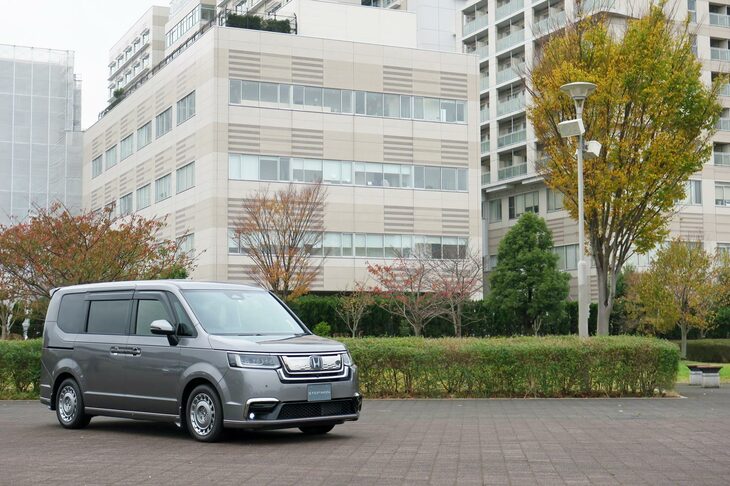 ホンダ・ステップワゴンe：HEVスパーダ ホンダアクセス用品装着車（エクステリア）