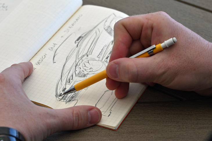 ボルケート氏の手になる「ウラカン ステラート」のスケッチ。同車は「こんなクルマがあったらいいな」という設計者の思いから生まれたクルマだった。