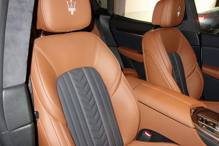 マセラティ・レヴァンテ ディーゼル グランルッソ