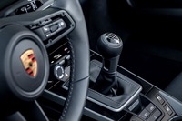 今やすっかり絶滅危惧種　“高性能なMT車”の存在意義を考える