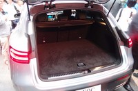 荷室の容量は、5人乗車時で500リッター。