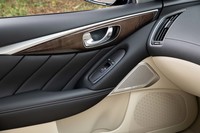 テスト車には全16スピーカーからなるBOSEのサウンドシステムがオプション装着されていた。