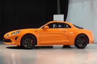 「アトリエ アルピーヌ」で選べるボディーカラーは全29色。通常のオプションとして用意されるボディーカラーとは重複しない。