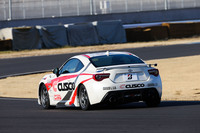 新旧比較では「RE-71R」よりも「RE-71RS」のほうが明らかに柔らかく、路面に食いつく感触が確認できた。