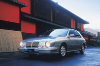 日産のパイクカー3兄弟が話題を呼んで以降、日本でも散発的にレトロデザインをまぶしたモデルが登場したが、一部を除くと、いずれも適当な造作のものばかりだった。写真は1998年登場の「スバル・インプレッサ カサブランカ」。