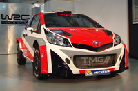 WRC参戦に向けて開発が進む「ヤリスWRC」（写真は会場に展示されたテストカー）。
    