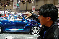 
	東京モーターショーで、アジアデビューした最新モデル「クライスラー・PT クルーザー コンバーチブル」。
	 