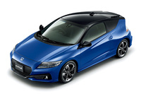 2トーンカラースタイルにはブラックルーフと「ブリリアントスポーティブルー・メタリック」の組み合わせが追加された。