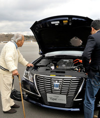 トヨタ・クラウン 2.5ロイヤルサルーンG（FR/6AT）／ハイブリッド ロイヤル（FR/CVT）【試乗記】の画像