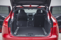 荷室の容量は508リッター。後席を倒すことで積載スペースを拡大できる。（写真は欧州仕様車のもの）