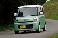 フロントマスクは「愛着感」を喚起させるデザインにしたという。「ホワイト2トーンルーフ」は4万2000円のオプション。
    