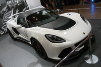 「LCJ Class 1」の競技車両である、JAF安全装備キットが装備された「LCJ EXIGE S」。
    