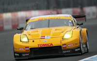 GT300クラスでポール・トゥ・フィニッシュを決め、シリーズチャンピオンを獲得したNo.3 TOMICA Z (星野一樹/柳田真孝組）。
