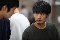 今回のシェフを務めた渥美創太氏。フランスレストランガイド「ル・フーディング」の2015年全仏最優秀ビストロ賞を受けた、今パリで最も人気のレストラン「CLOWN BAR」で腕を振るう若きシェフ。