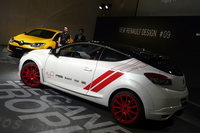 発表会では、2014年6月にニュルブルクリンクでタイムアタックを行った「メガーヌ ルノースポール トロフィーR」が展示された。