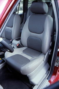 【フリーランダー】1997年のフランクフルトショーでデビュー。3ドアのソフトバック、ハードバック、5ドアステーションワゴンがラインナップされる。エンジンは、1.8リッター直4、2リッターターボディーゼル、そして今回2.5リッターV6が加わった。