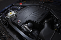 2つのターボで過給される3リッター直6エンジン。61.2kgmの大トルクを発生する。
    