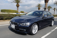 「BMW 3シリーズ」は、今回のモデルで6代目。FRの駆動方式と50：50の前後重量配分は変わらない。