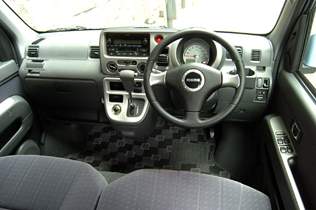 ダイハツ・アトレー・ワゴン カスタムターボRS（2WD/4AT）【ブリーフ 