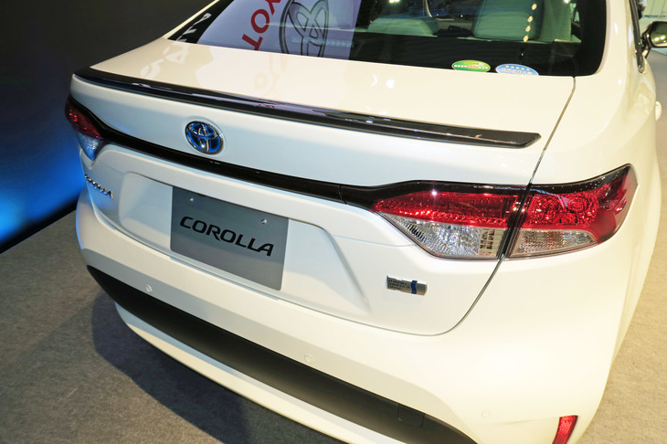 トヨタ・カローラ ハイブリッドW×B（エクステリア）