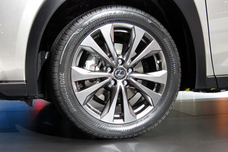 レクサスUX（ホイール）