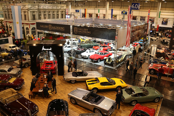 ヒストリックカーショー「テヒノクラシカ エッセン」の会場で。2017年は1250の企業および団体と、220の愛好家クラブが出展した。
