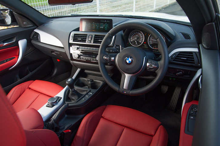 テスト車には、オプションのダコタレザーのインテリアが用いられていた。