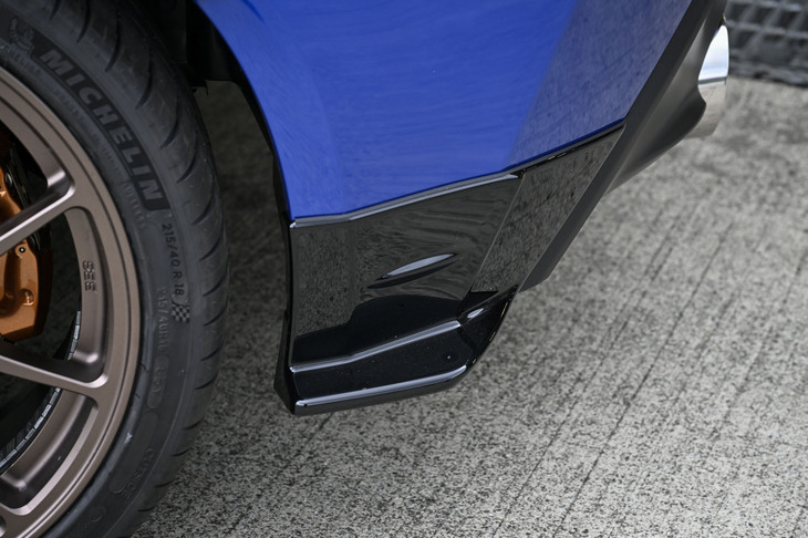 スバルBRZ STI Sport（STIパーツ装着車／STIリアサイドアンダースポイラー）