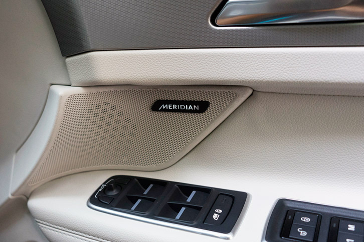 「ジャガーXF」には英メリディアン製のオーディオシステムが装備される。
