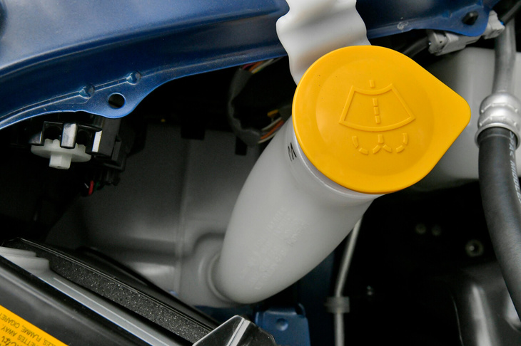 スバルWRX STIタイプRA-R（ウィンドウウオッシャータンク）