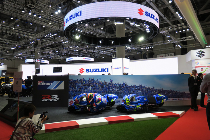 東京モーターショー2019におけるスズキブースの様子。